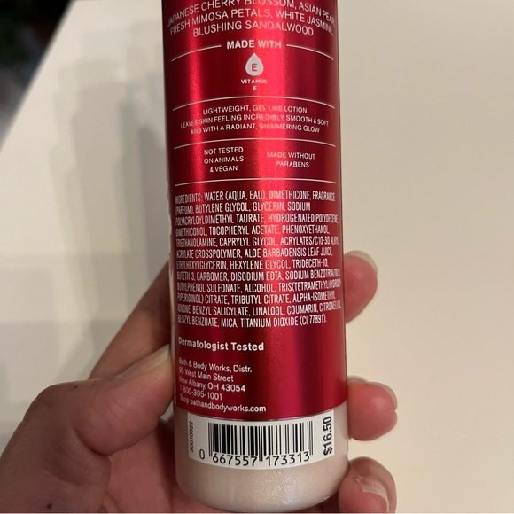 Japanese Cherry Blossom Diamond Shimmer Body Lotion - Picture 2 of 5